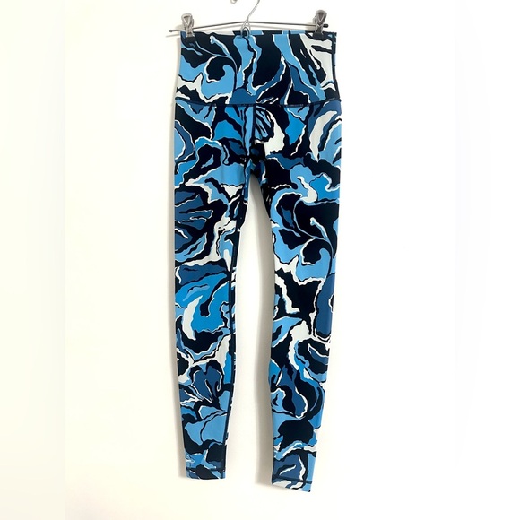 Lululemon Wunder Under Pant (Hi-Rise)
Boom Bloom Beach Blanket Blue Ice Milk 6 - Picture 8 of 8